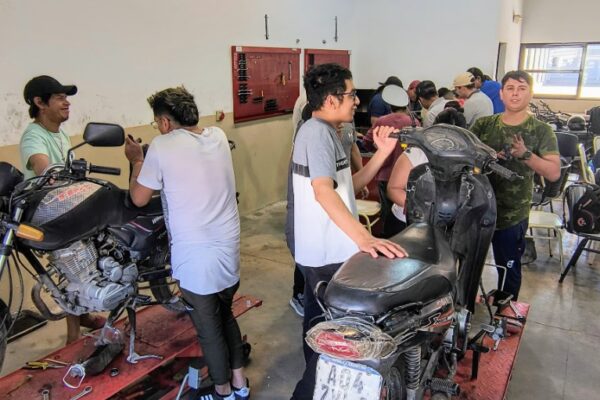 Clases de Mecánica cuatro puntos de la ciudad