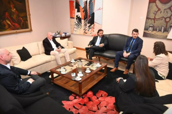 Acciones contra la discriminación: Saenz se reunió con autoridades de la DAIA