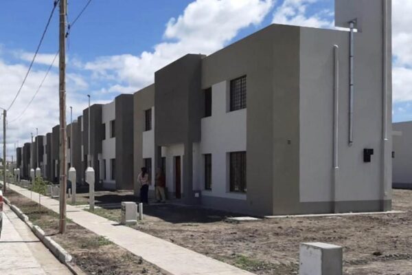 En Salta, 138 familias recibieron las llaves de sus nuevas viviendas