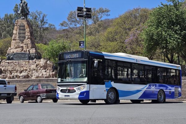 Los chicos de hasta 12 años viajarán gratis en SAETA por el Día del Niño