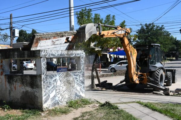 La Municipalidad recuperó tres espacios públicos en avenida Roberto Romero