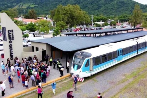 El Tren 25 de Mayo comenzó su recorrido por Salta con más de 15 servicios gratuitos
