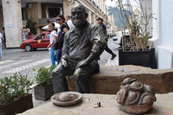 La ciudad homenajea esta noche al Cuchi Leguizamón con una gran velada musical