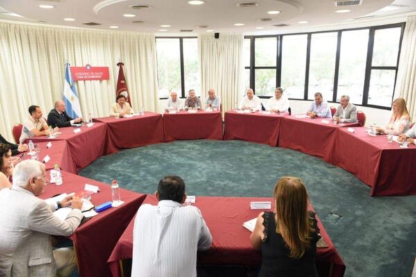 Sáenz anunció que en octubre comenzará la consulta federal para elaborar el Presupuesto 2027