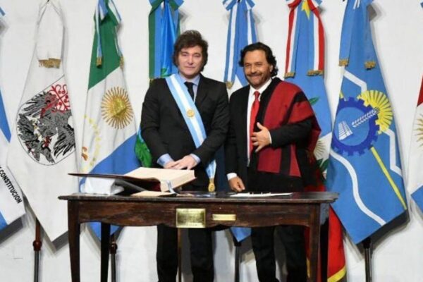 Milei viaja a París junto a gobernadores y empresarios para participar de la Argentina Week