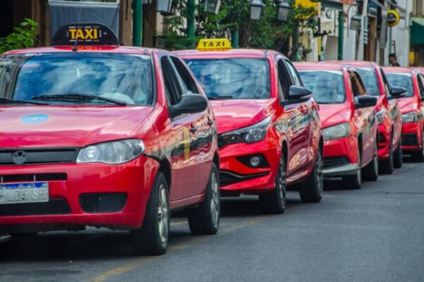 Hoy vence el plazo para opinar sobre la actualización de tarifas de taxis y remises