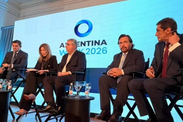 Sáenz, junto a Milei en París: “Salta ofrece confianza, institucionalidad y seguridad jurídica”